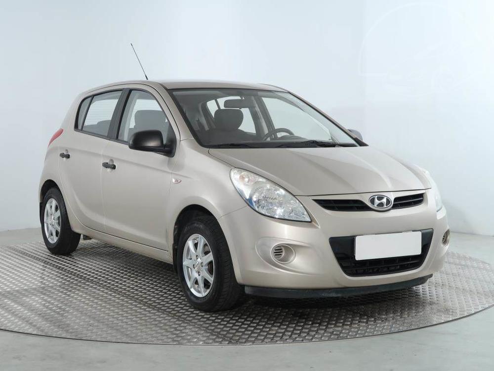 Hyundai i20 1.2, ČR,2.maj, po STK, Tažné