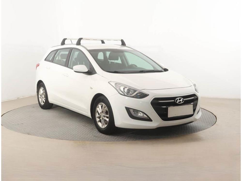 Hyundai i30 1.6 MPI, Kožené sedačky, Klima