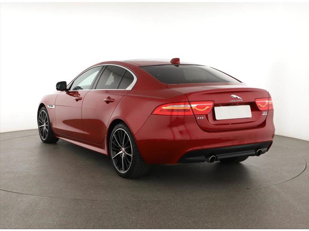 Jaguar XE 30t AWD, 4X4, Automat