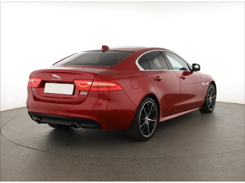 Jaguar XE 30t AWD, 4X4, Automat