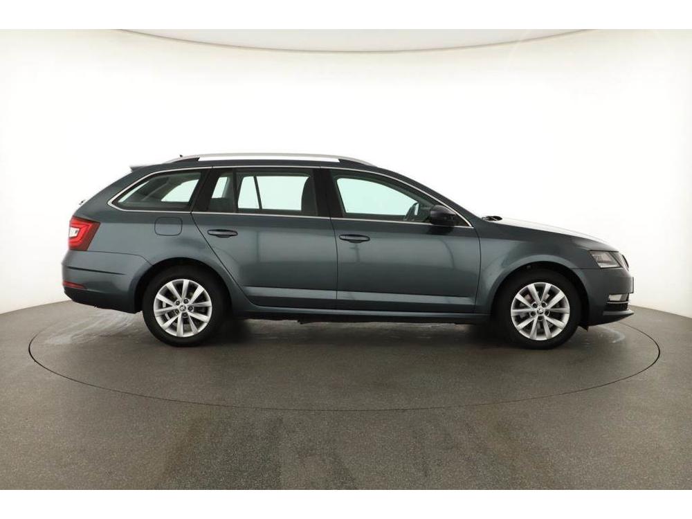 koda Octavia 1.6 TDI, 4X4, R,1.maj