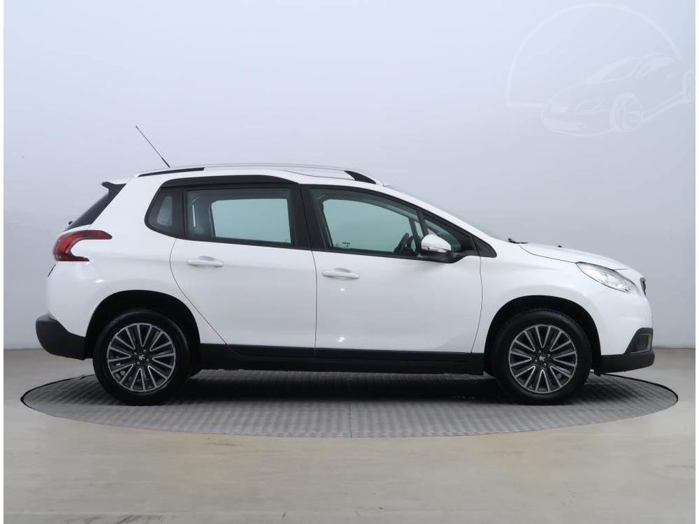 Peugeot 2008 1.2 PureTech, Automat, R