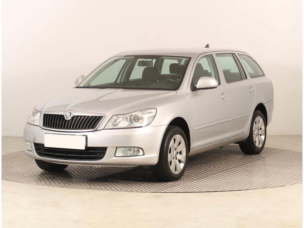 koda Octavia 1.6 TDI, Xenony