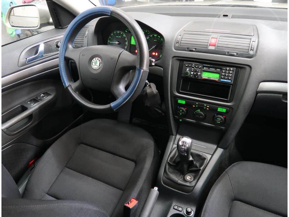 koda Octavia 2.0 TDI, Serv.kniha, po STK