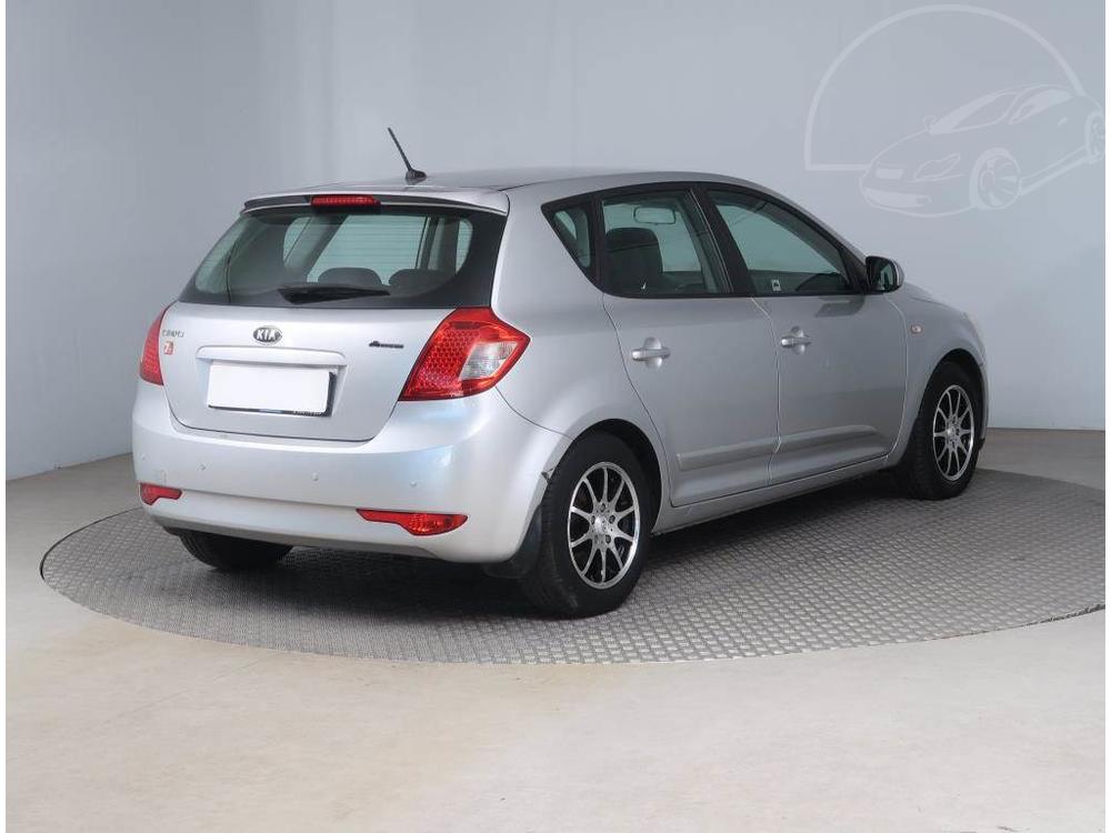 Kia Ceed 1.6 CVVT, R,1.maj, Serv.kniha