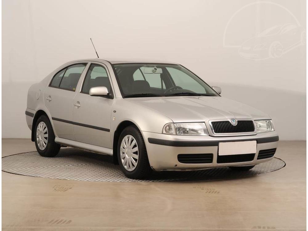 Škoda Octavia 1.6, Serv.kniha, Tažné