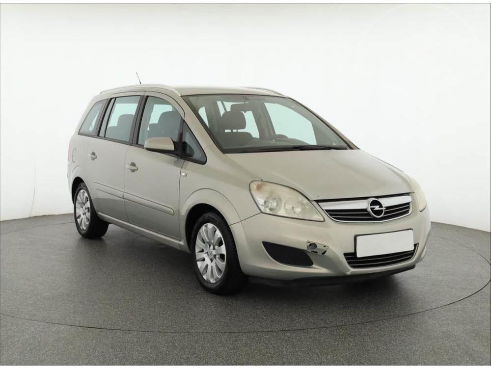 Opel Zafira 1.7 CDTI, 7 míst, Tažné