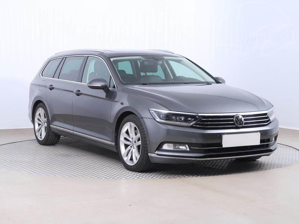 Prodm Volkswagen Passat 2.0 TDI, Highline, Serv.kniha