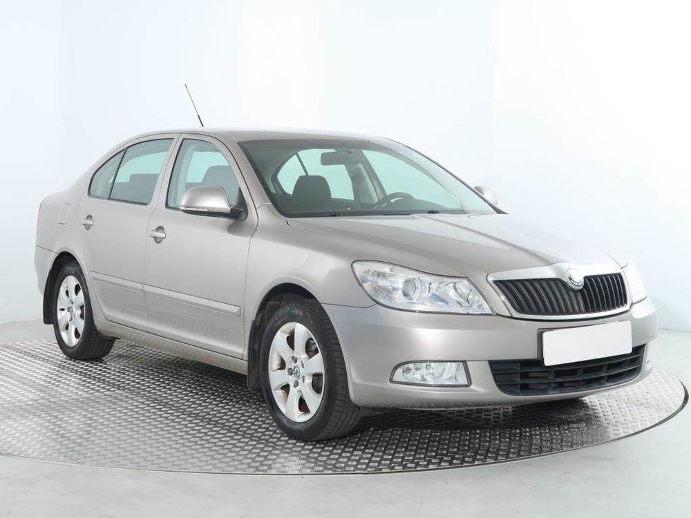 Prodm koda Octavia 1.6, R,2.maj, Serv.kniha