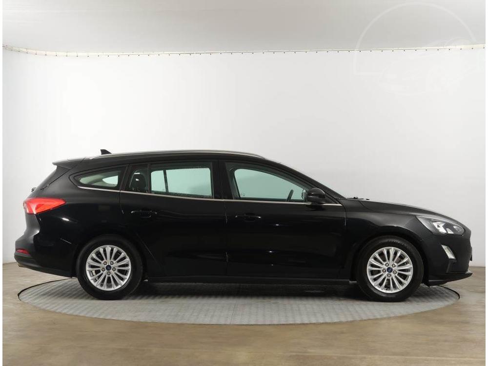 Ford Focus 1.5 TDCi, Titanium, Serv.kniha