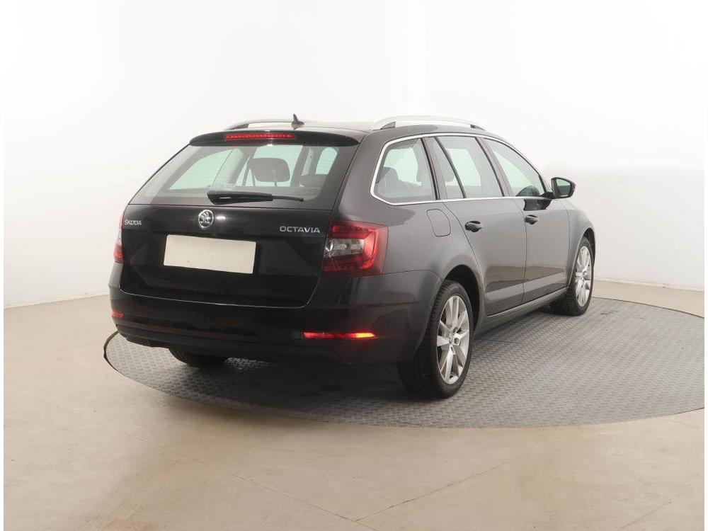 koda Octavia 1.0 TSI, Navi