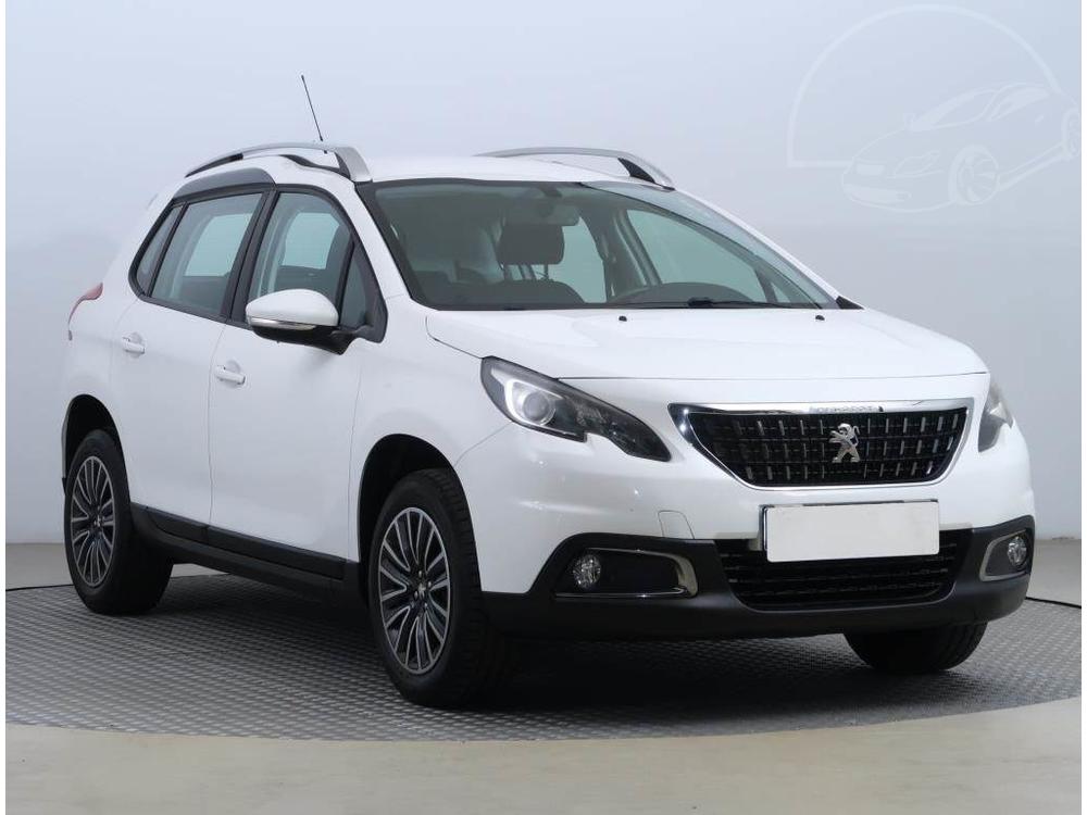 Peugeot 2008 1.2 PureTech, ČR,1.maj