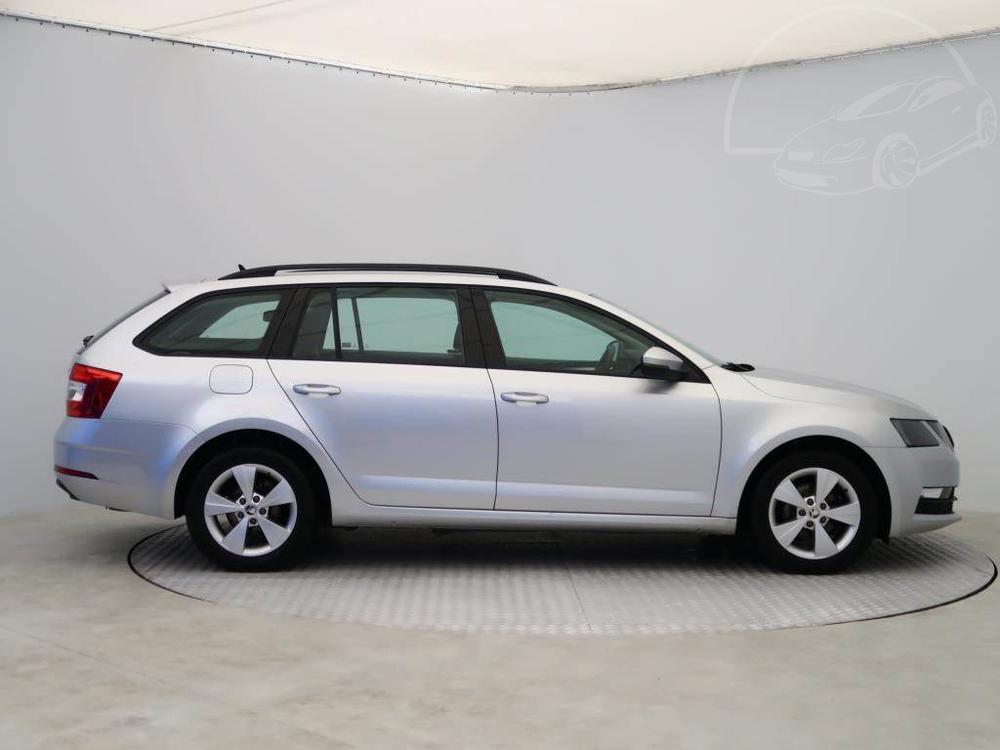 koda Octavia 1.6 TDI, Ambition, R,1.maj