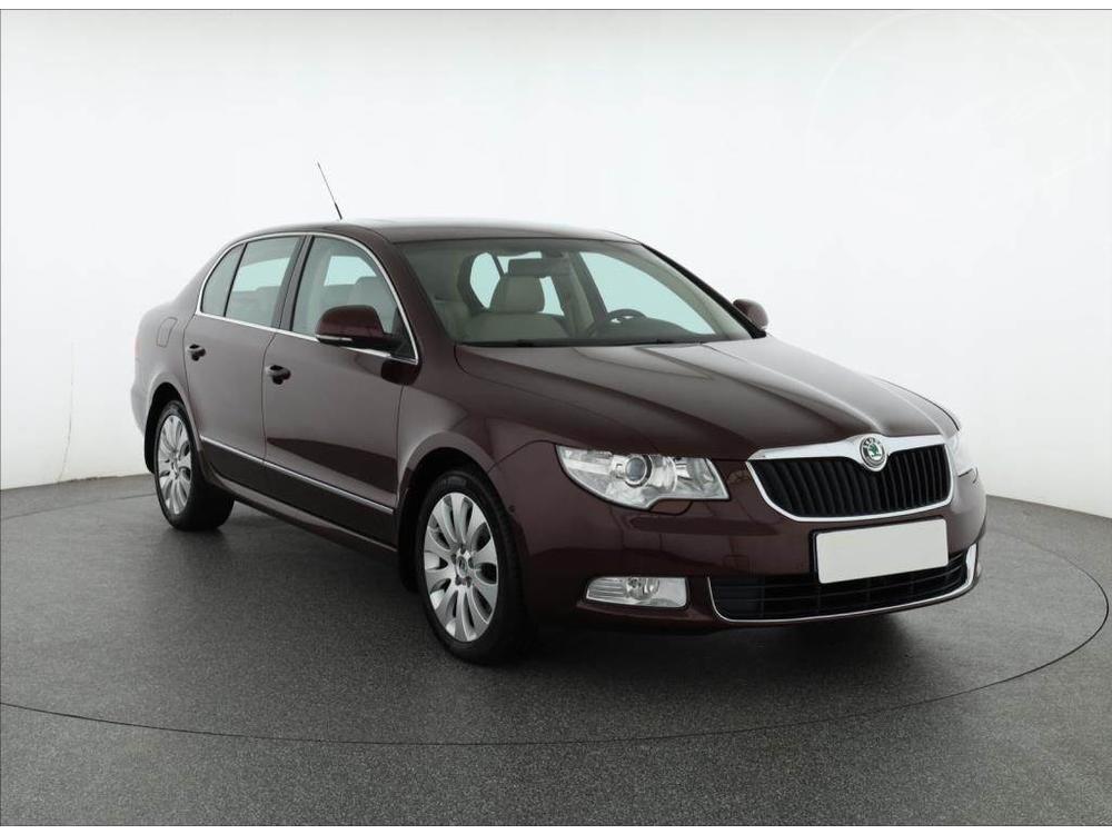 koda Superb 1.8 TSI, Elegance, Serv.kniha