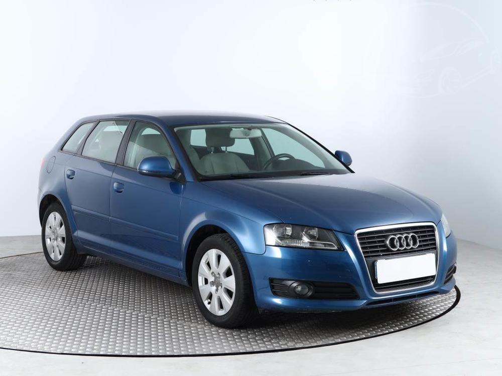 Prodm Audi A3 1.6 TDI, Automatick klima