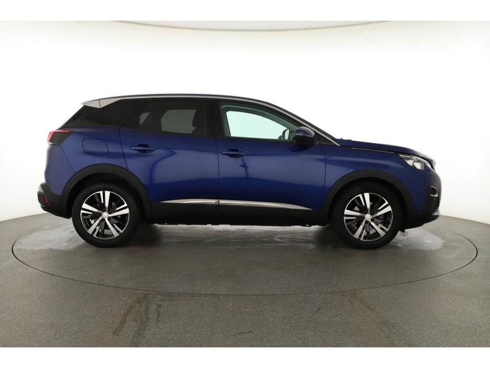 Peugeot 3008 1.2 PureTech, Allure, R,1.maj