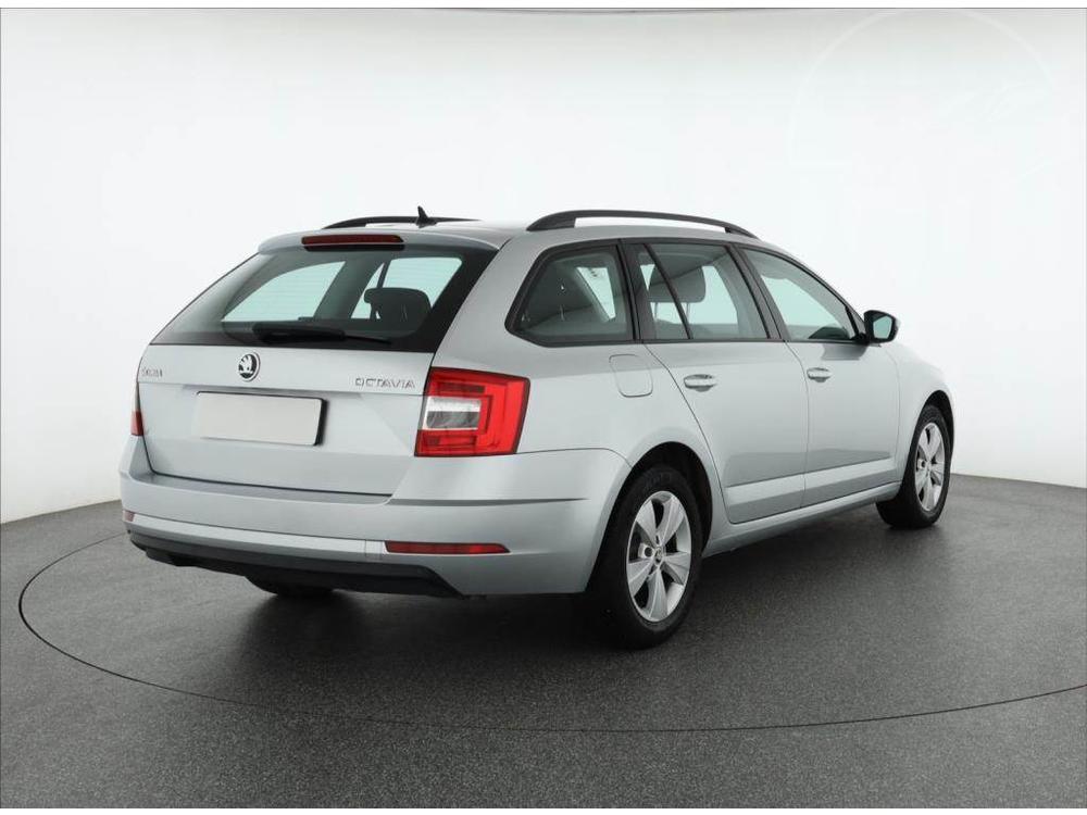 koda Octavia 1.6 TDI, Ambition, R,1.maj