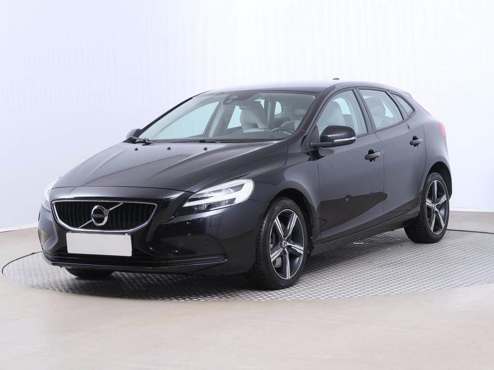 Volvo V40 2.0 D3, Ke, Navi