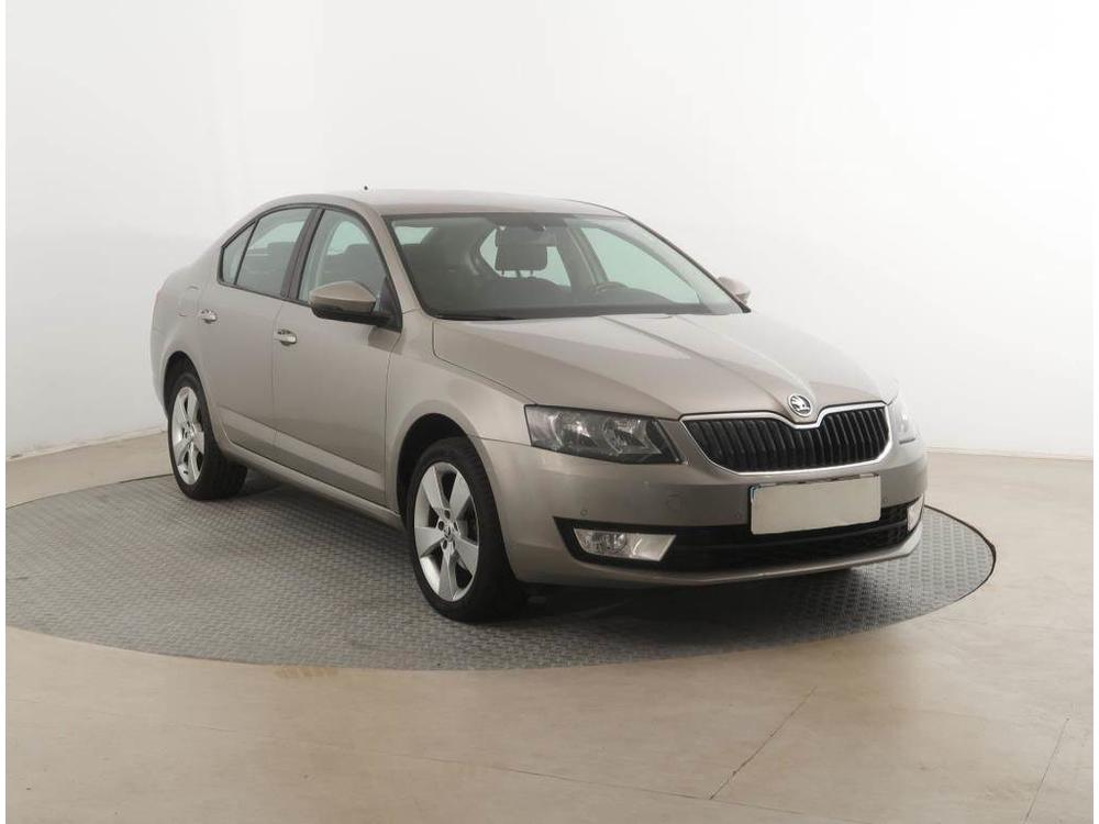 Škoda Octavia 1.6 TDI, ČR,2.maj, Navi