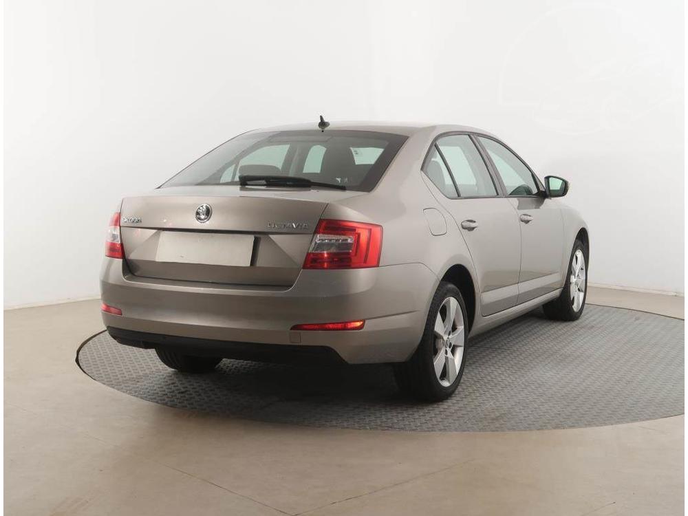 koda Octavia 1.6 TDI, R,2.maj, Navi