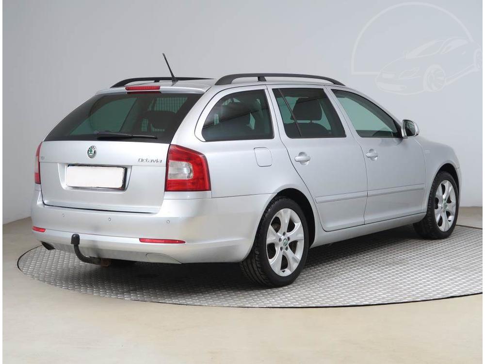 koda Octavia 1.6 TDI, Serv.kniha, Xenony