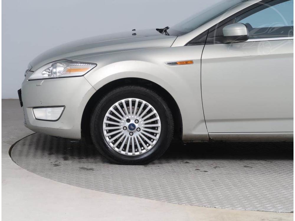 Ford Mondeo 2.0 TDCi, Xenony