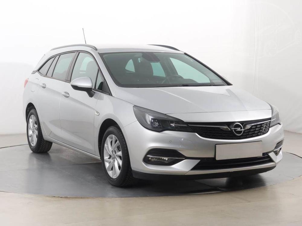 Prodm Opel Astra 1.2 Turbo, Serv.kniha