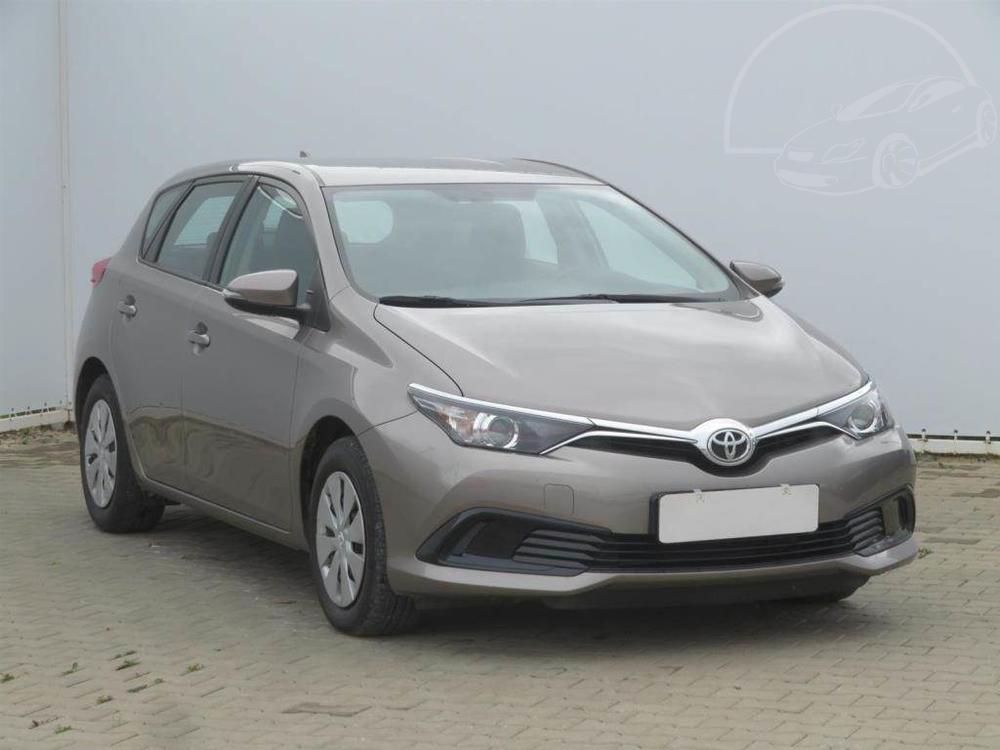 Toyota Auris 1.3 Dual VVT-i, Serv.kniha