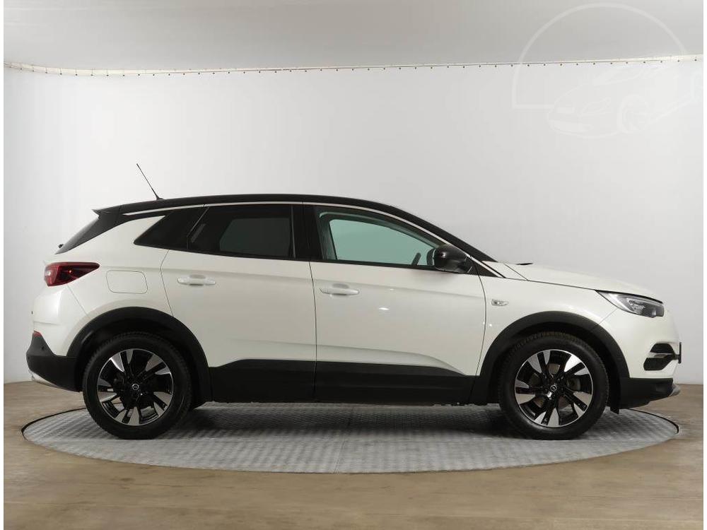 Opel Grandland X 1.2 Turbo, Design Line