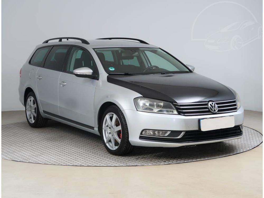 Prodm Volkswagen Passat 2.0 TDI, Serv.kniha, Navi