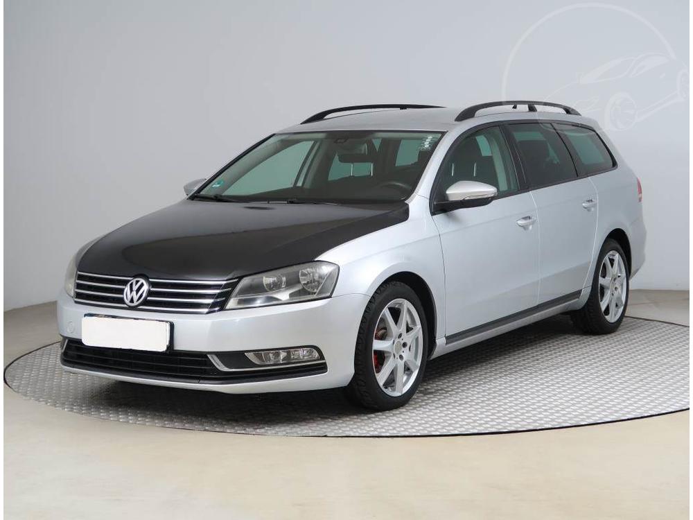 Volkswagen Passat 2.0 TDI, Serv.kniha, Navi