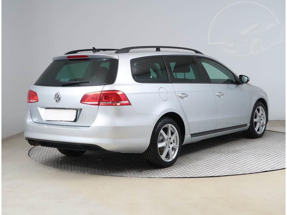 Volkswagen Passat 2.0 TDI, Serv.kniha, Navi