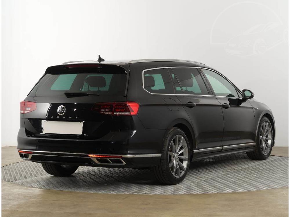 Volkswagen Passat 2.0 TDI, R-Line, Serv.kniha