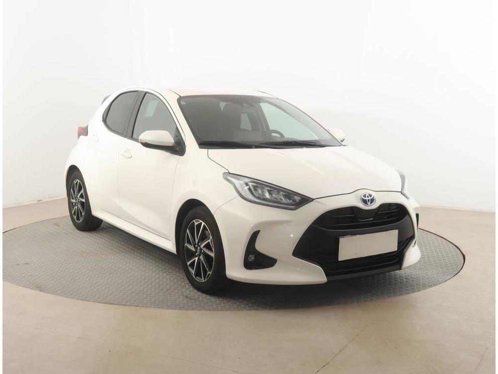 Prodm Toyota Yaris 1.5 VVT-i Hybrid, Automat, R