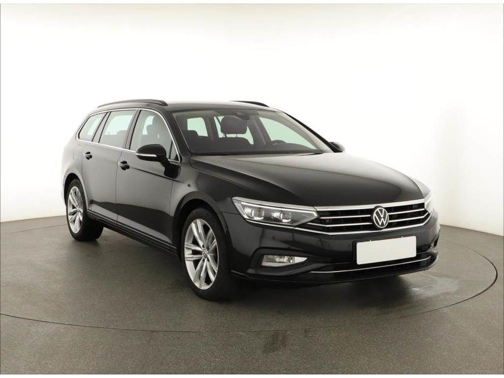 Prodm Volkswagen Passat 2.0 TDI, Serv.kniha, Navi