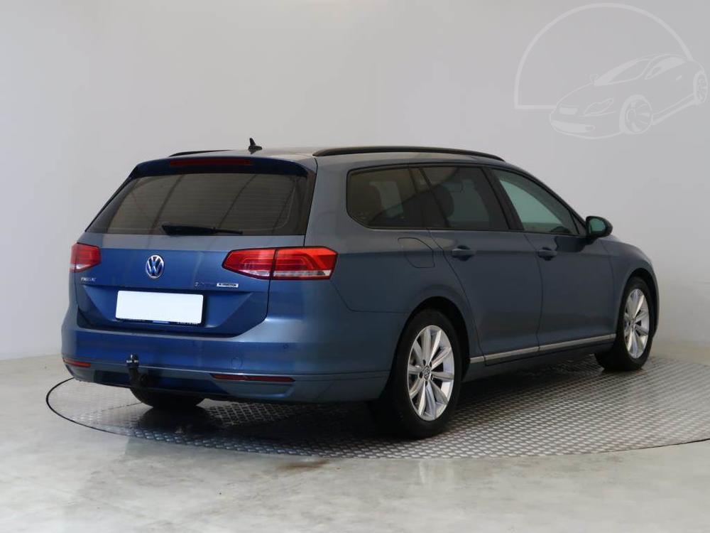 Volkswagen Passat 2.0 TDI, Serv.kniha, Navi