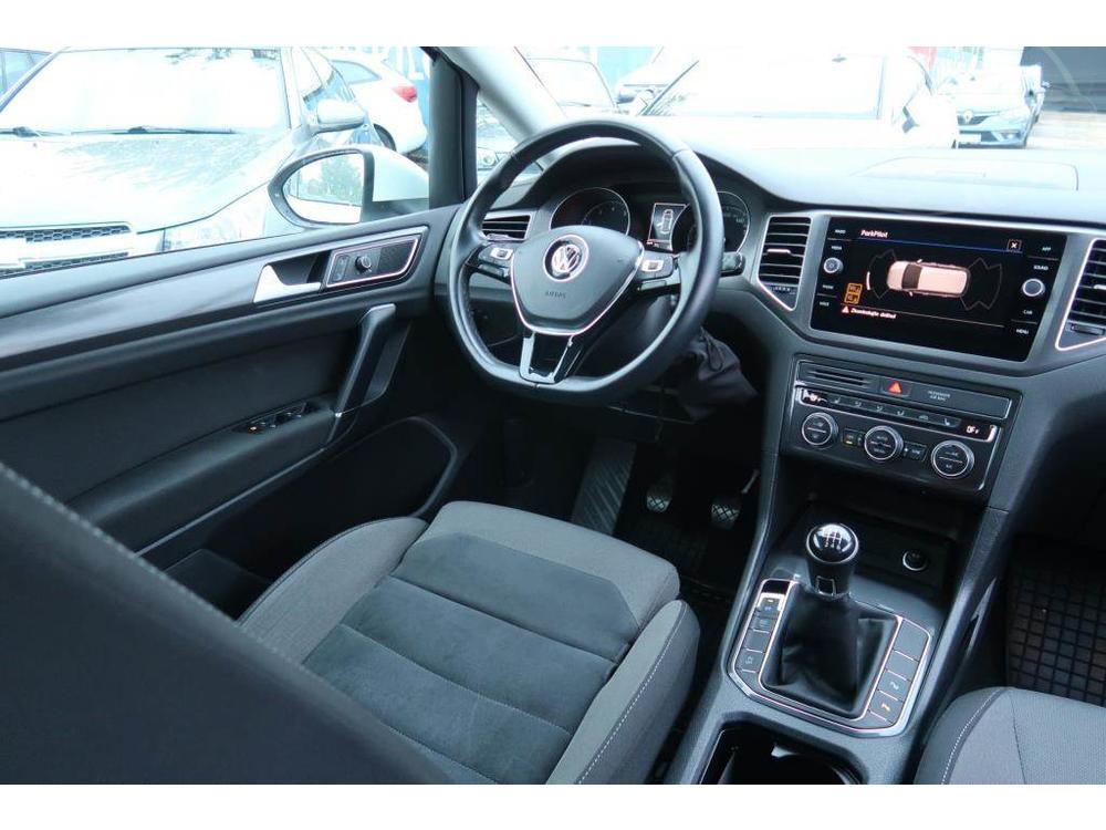 Volkswagen Golf 1.5 TSI, R,1.maj, Serv.kniha