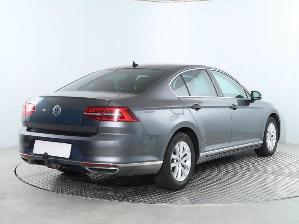 Volkswagen Passat 2.0 TDI, Highline, Serv.kniha