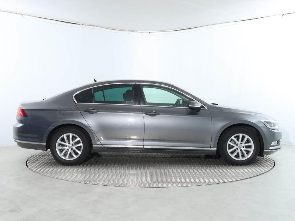 Volkswagen Passat 2.0 TDI, Highline, Serv.kniha