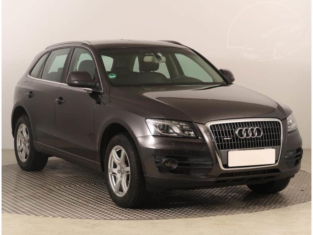 Audi Q5 2.0 TDI, 4X4, Serv.kniha