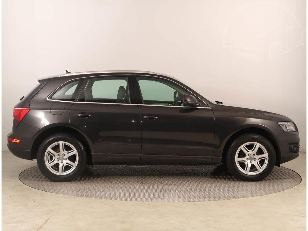 Audi Q5 2.0 TDI, 4X4, Serv.kniha