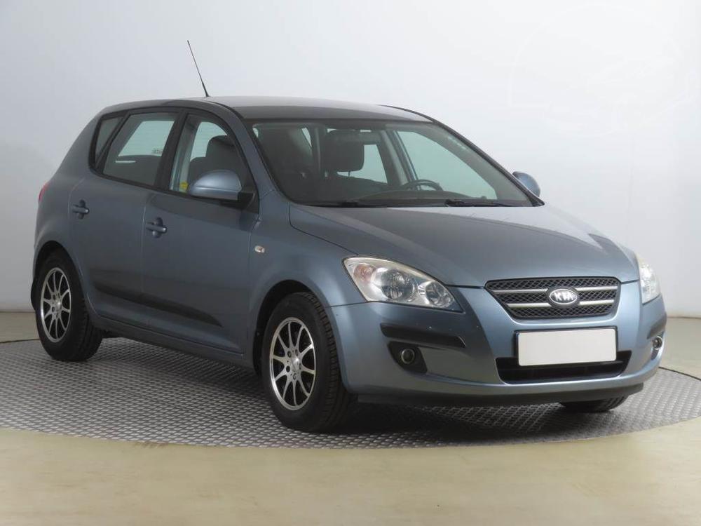 Prodm Kia Ceed 1.4 CVVT, R,1.maj, po STK