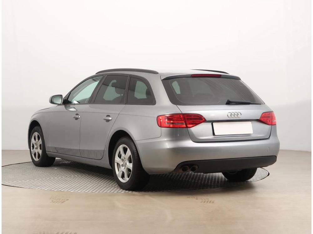 Audi A4 2.0 TDI, Automatick klima