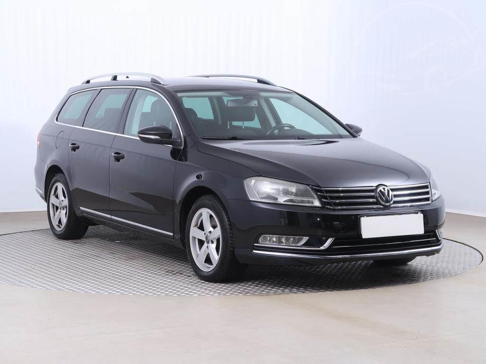 Prodm Volkswagen Passat 2.0 TDI, Navi, Koen sedaky