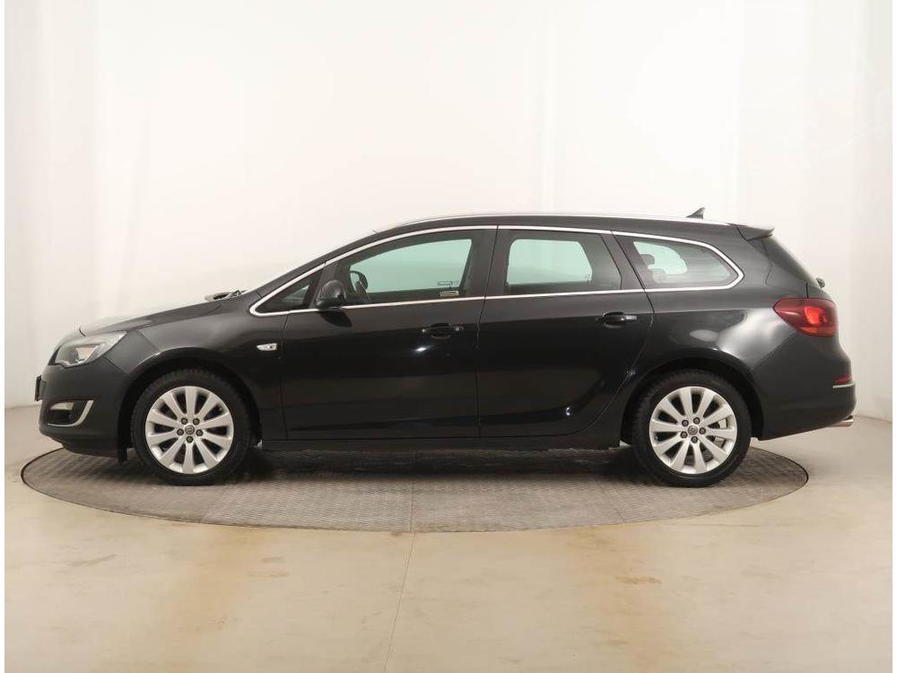 Opel Astra 1.4 T, R,2.maj, Serv.kniha