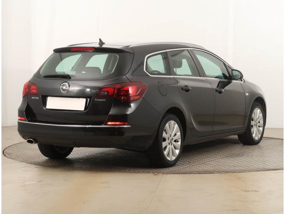 Opel Astra 1.4 T, R,2.maj, Serv.kniha