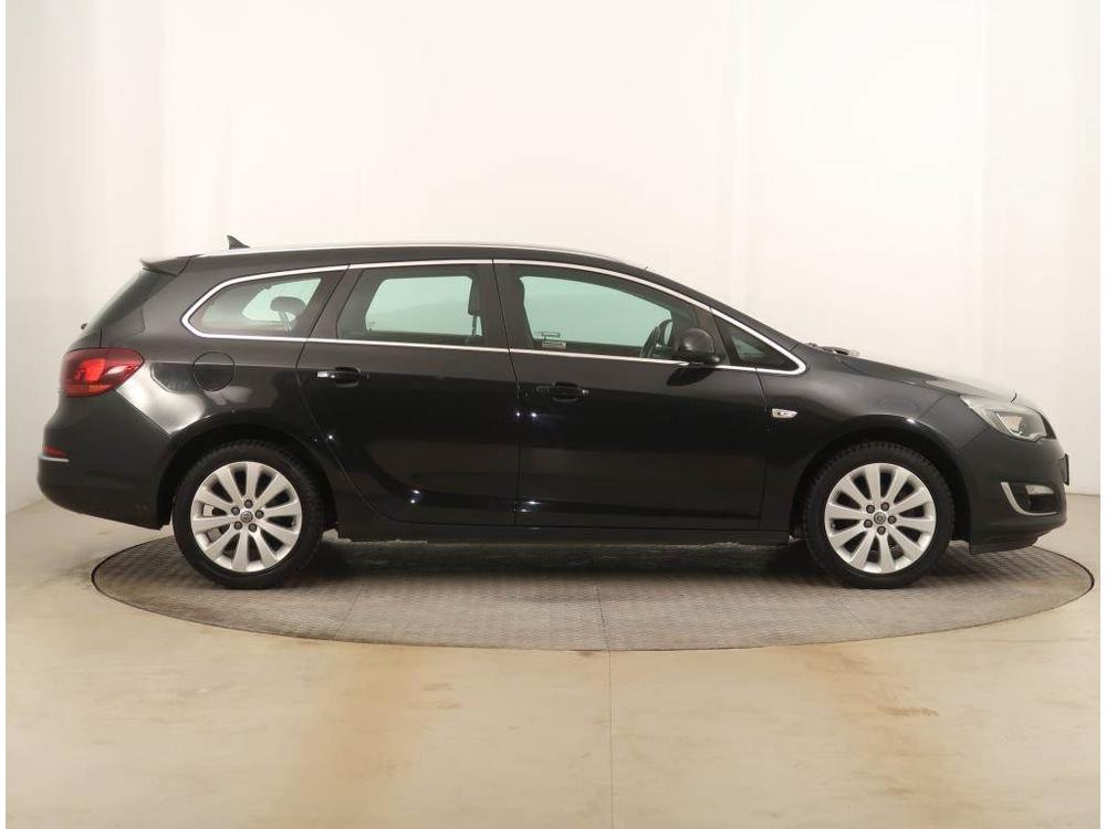 Opel Astra 1.4 T, R,2.maj, Serv.kniha