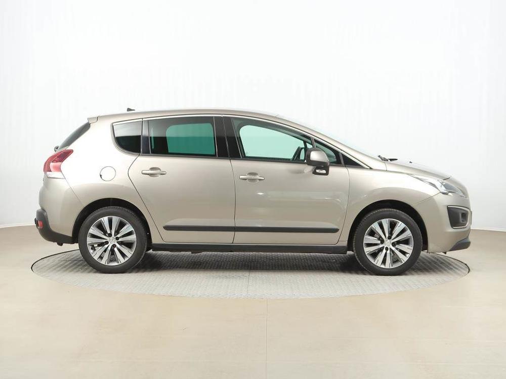 Peugeot 3008 1.6 BlueHDi, NOV CENA, R