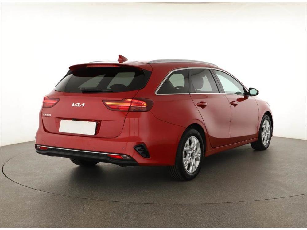 Kia Ceed 1.5 T-GDI MHEV, Automat, R