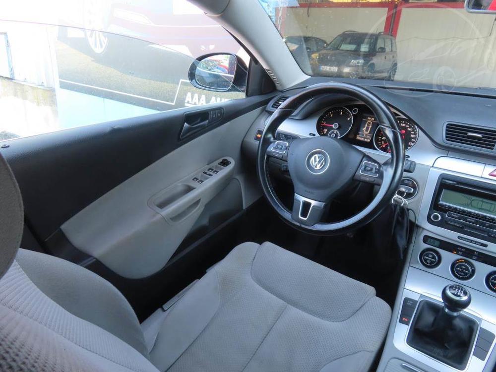 Volkswagen Passat 2.0 TDI, NOV CENA, Xenony